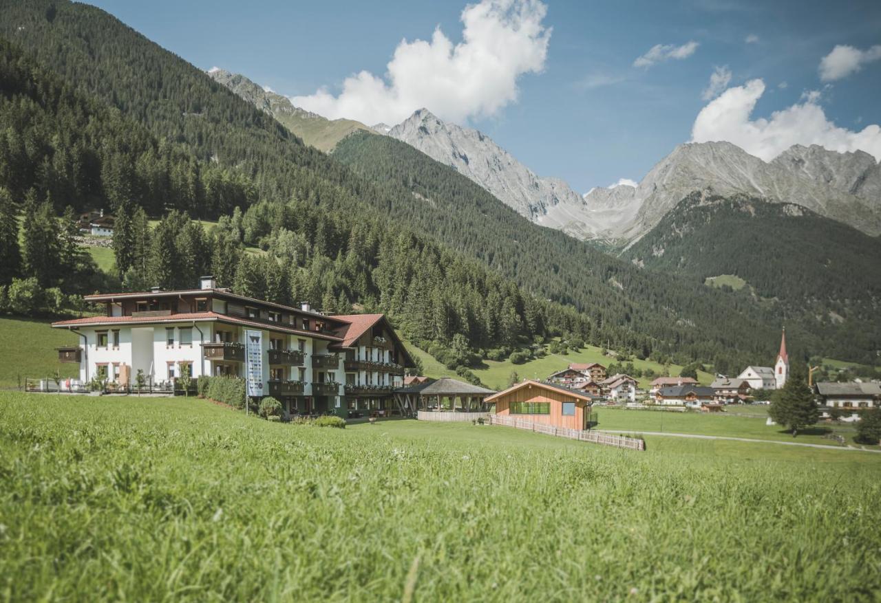 Hotel Vierbrunnenhof Antholz Mittertal Exterior foto